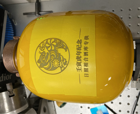 酒壇子激光打標刻字 酒壇子激光打標刻字